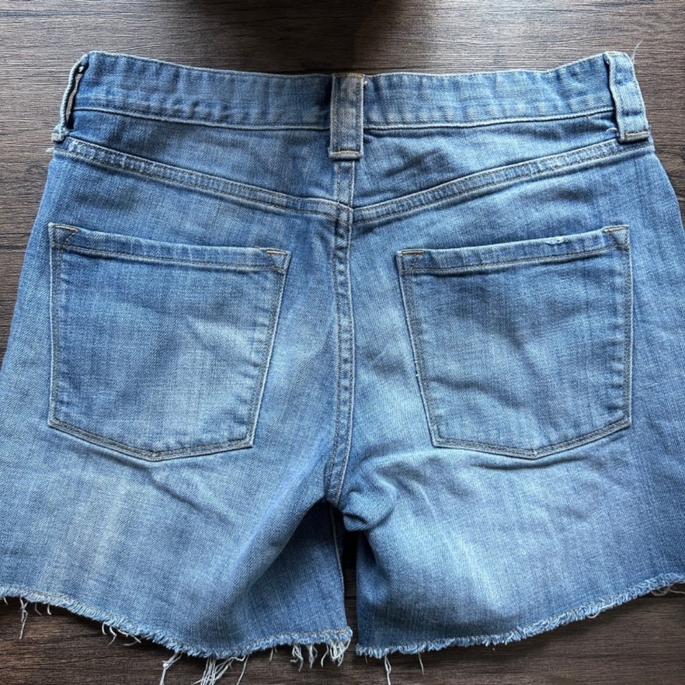 *J. CREW* Medium Wash Cutoff Stretch Bermuda Shorts Size 4 - Picture 3 of 5